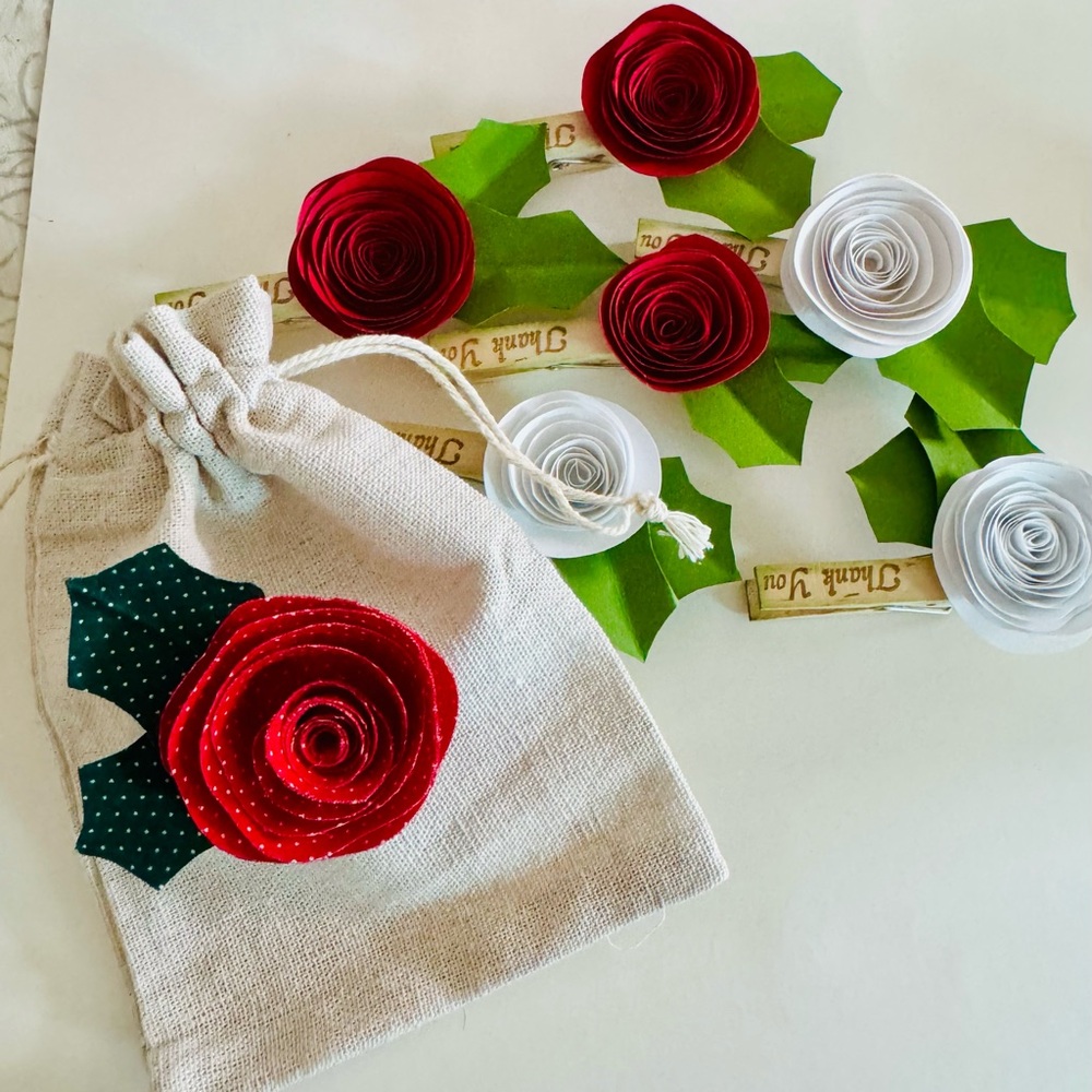 6 Holiday thank you clips and pouch